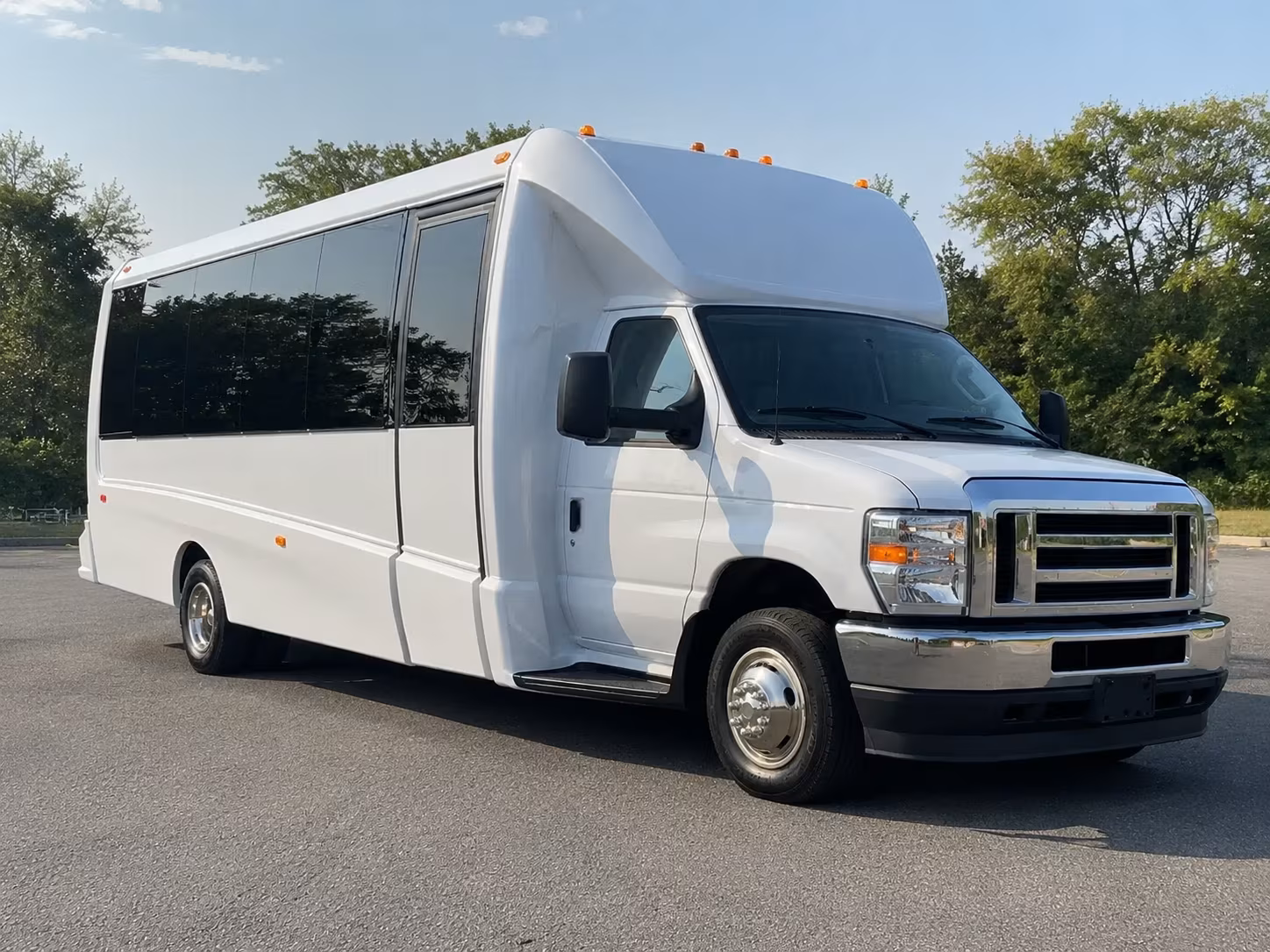 bus rentals for bands and performers traveling through louisville