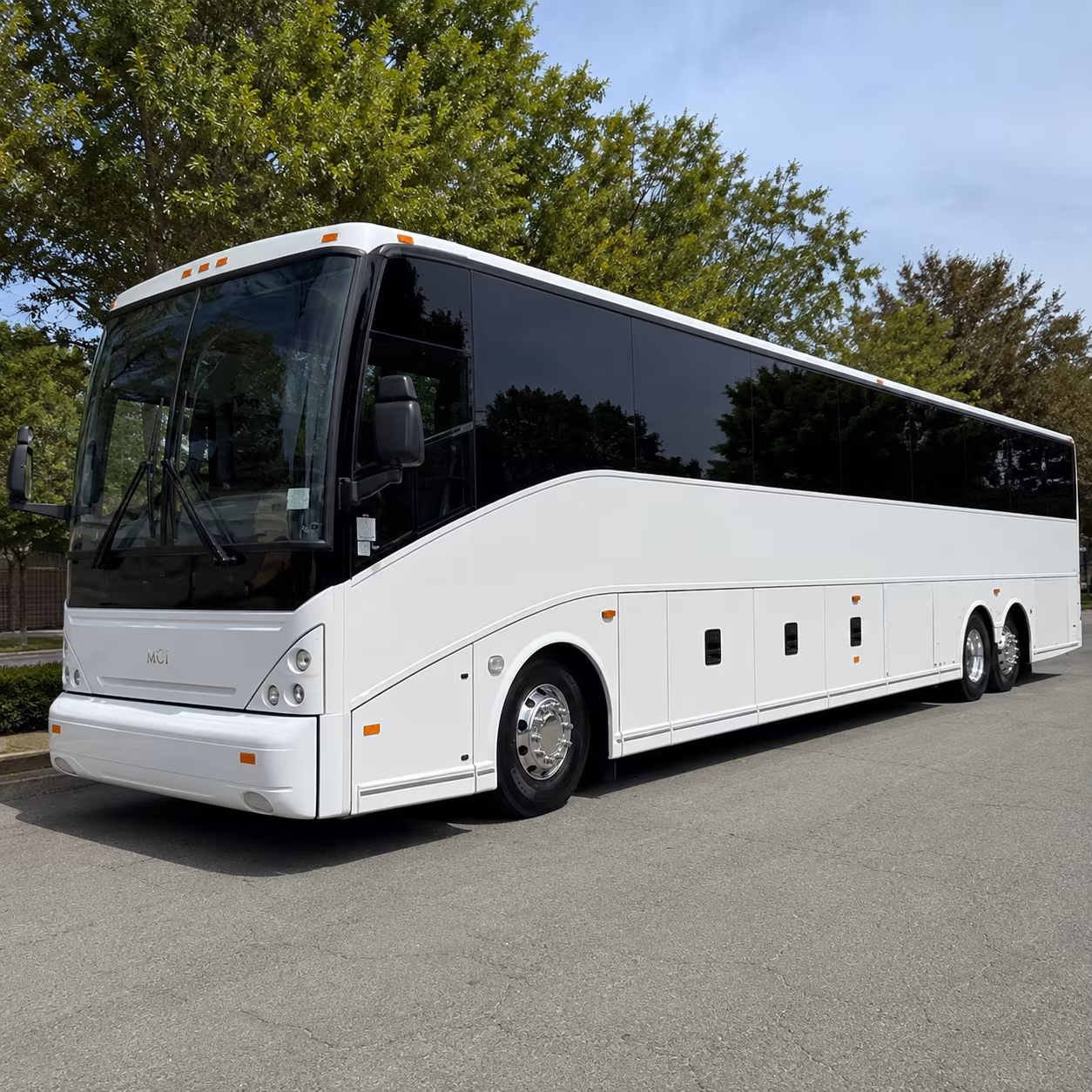 charter buses for kentucky derby week and churchill downs racing events
