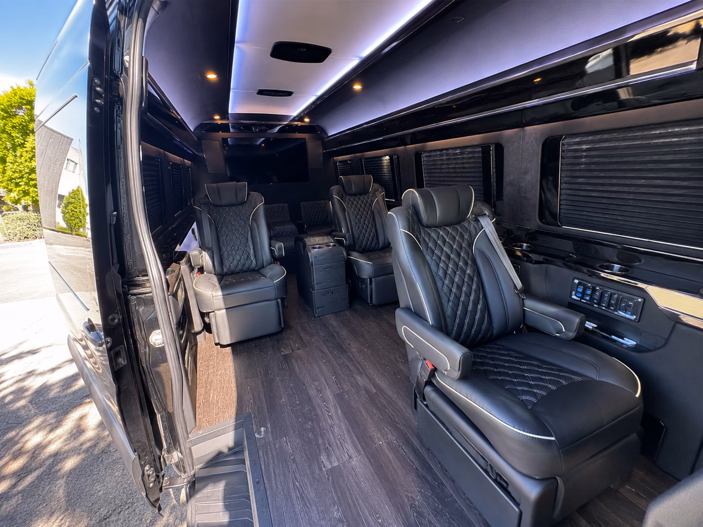 easily book transportation for your next prom 4