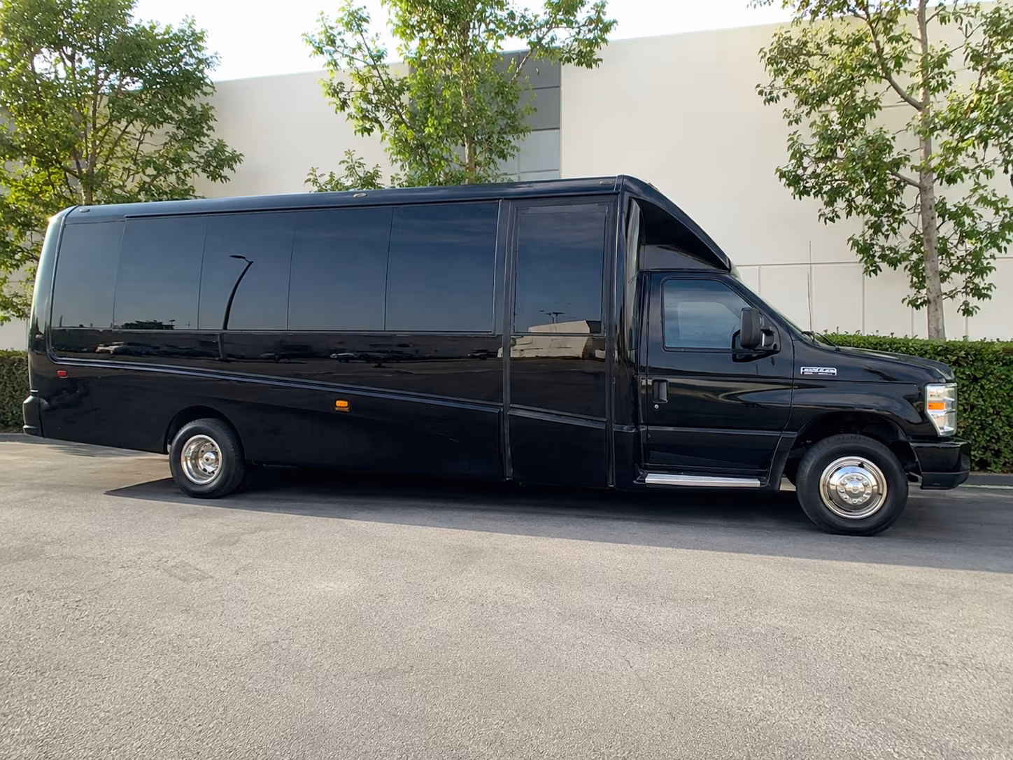 easily book transportation for your next prom 5