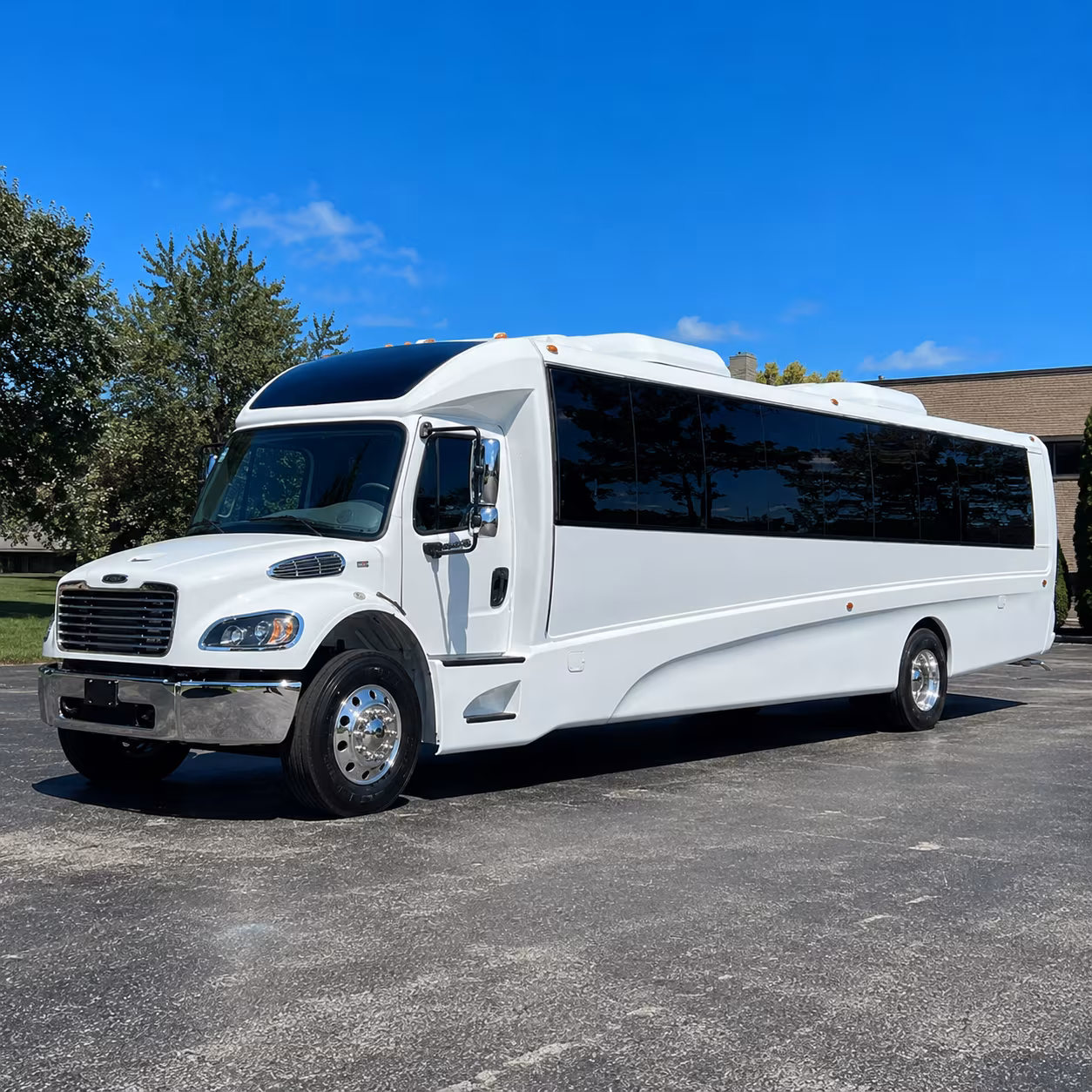 louisville 35 passenger minibus