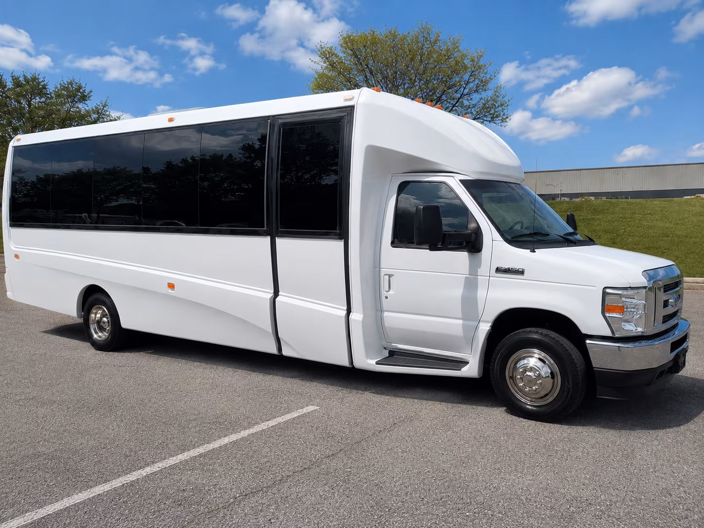 minibuses for louisville wedding party transportation on the big day