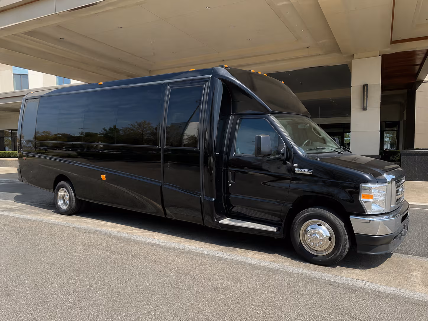 sweet 16 and quinceanera party buses for louisville celebration venues